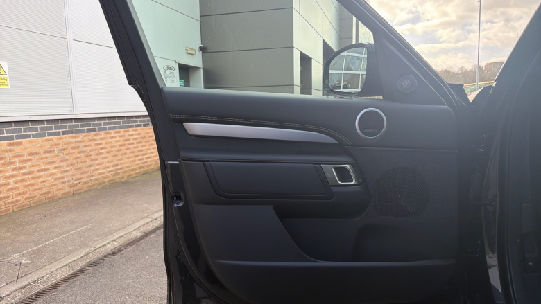 Land Rover Discovery 3.0 D350 Tempest 5dr Auto Diesel Station Wagon